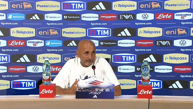 Spalletti: "Il fallimento all'Europeo è una mia responsabilità. Giocheremo sempre a tre in difesa"