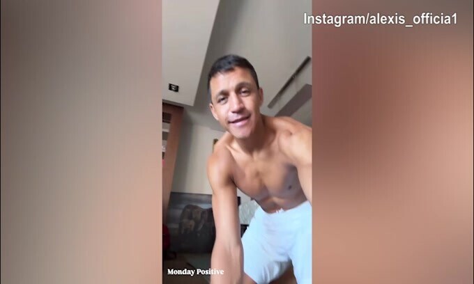 Udinese, Sanchez infortunato non perde il buon umore: "Ci sono problemi ogni giorno, quindi balla"