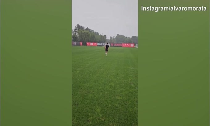 Milan, la pioggia non ferma Morata