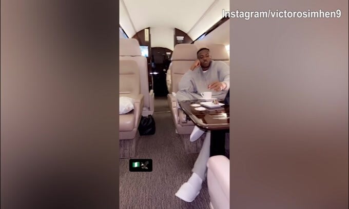 Osimhen ha lasciato Istanbul: direzione Nigeria