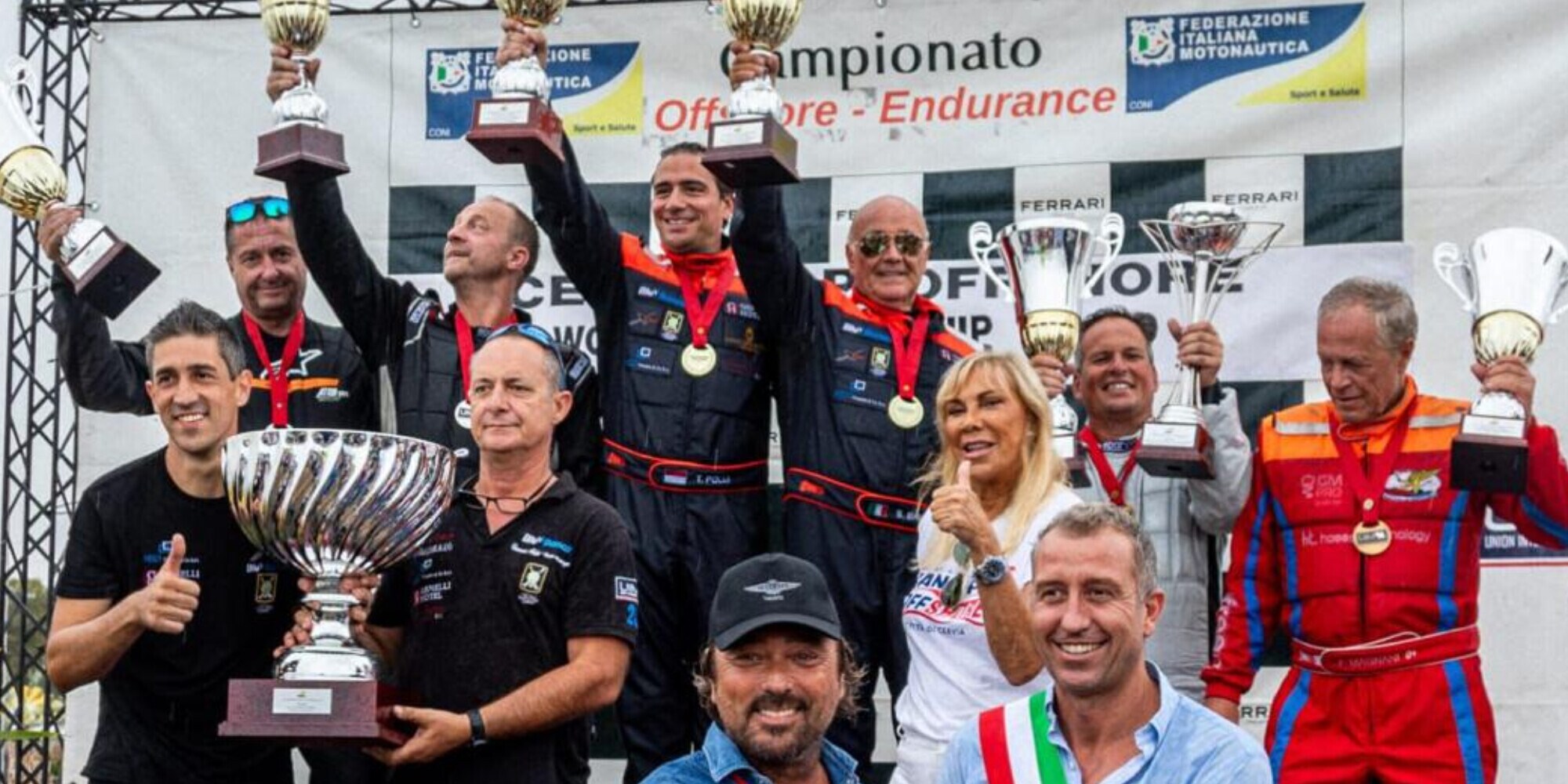 Motonautica: Blu Banca vince il Mondiale UIM Offshore 3D-5000 a Cervia