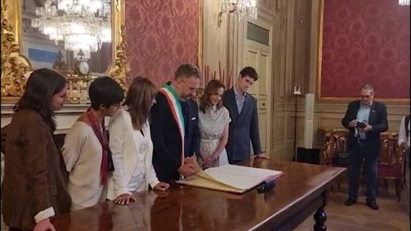 Saputo cittadino onorario di Bologna, la firma con il Sindaco in comune