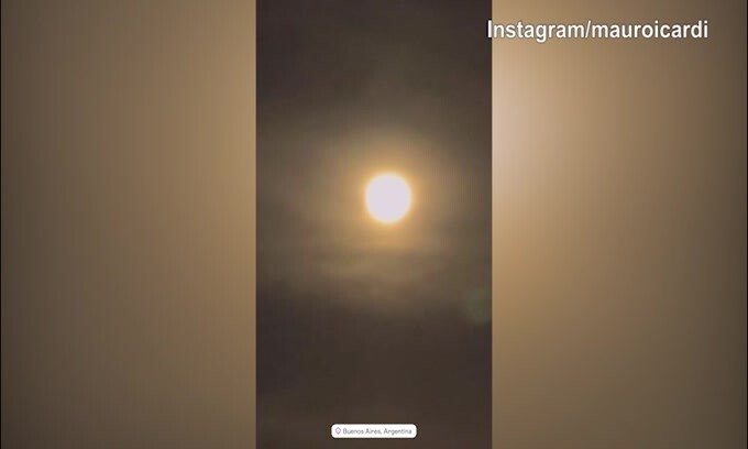 La luna argentina ripresa da Mauro Icardi