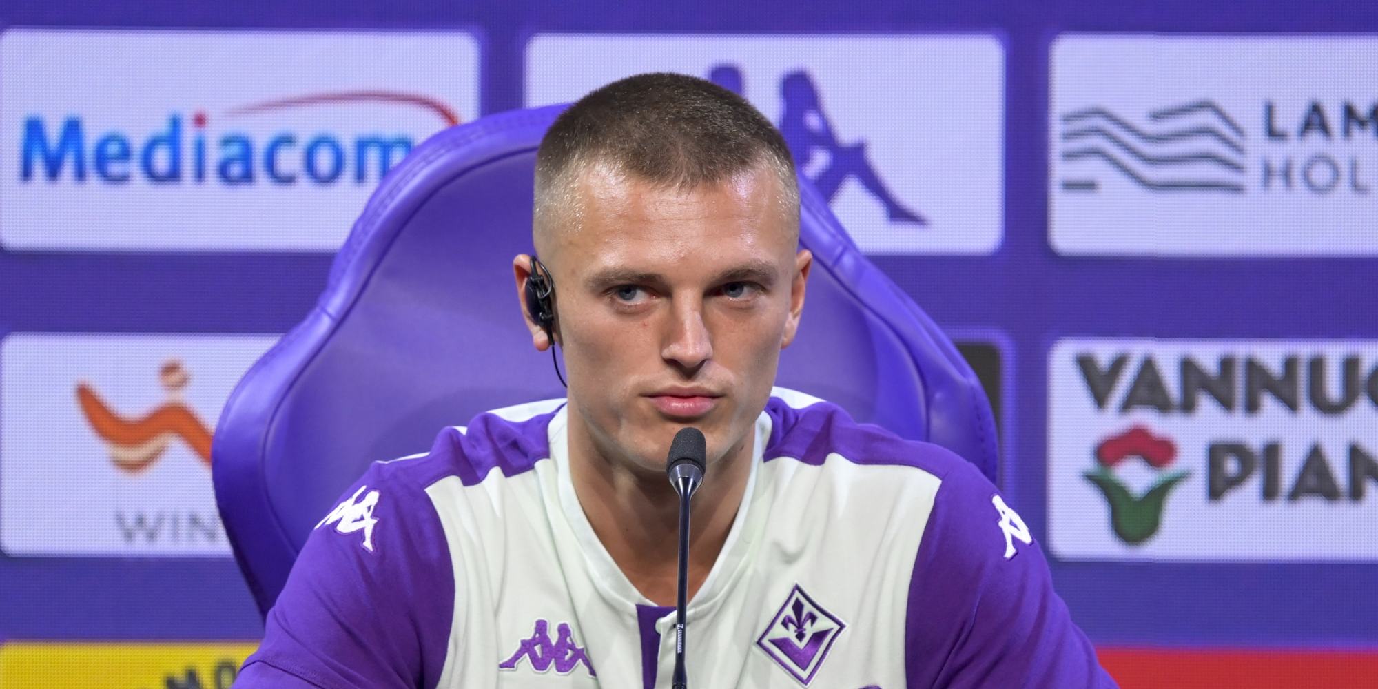 Gudmundsson al debutto con la Fiorentina: problemi fisici e giudiziari alle spalle