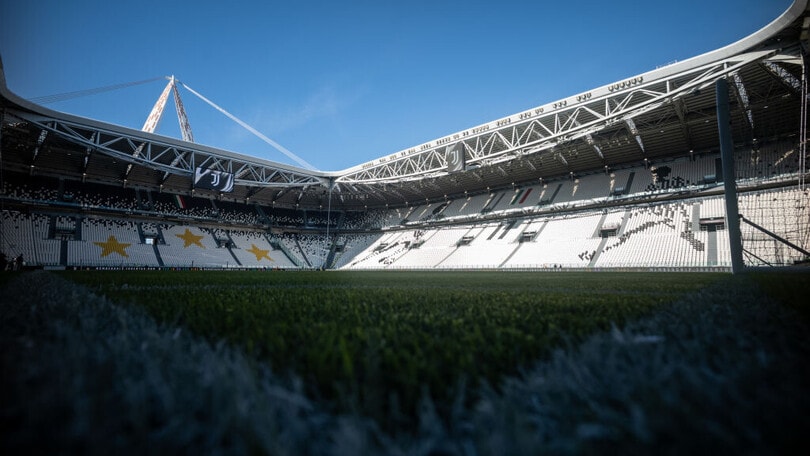 Napoli, vietata la trasferta di Torino. L'Empoli supera il Cagliari