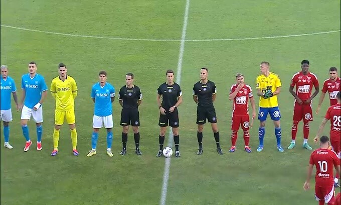 Napoli, distrazione muscolare per Meret