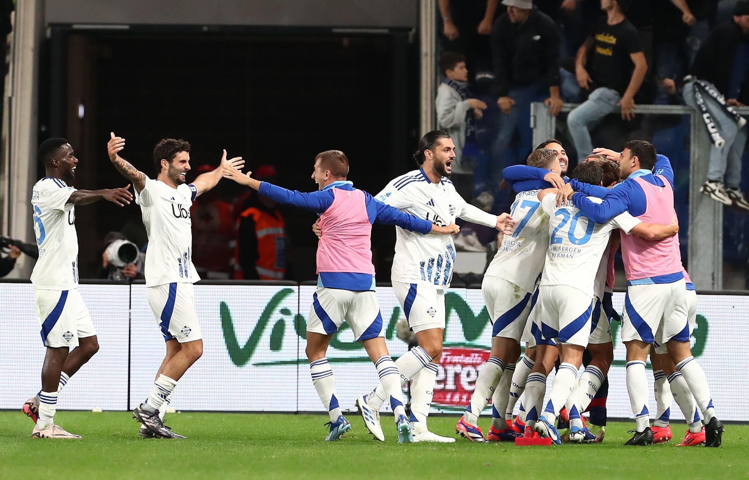 Serie A: il Como supera l'Atalanta. Le parole di Baroni alla vigilia di Lazio-Dinamo Kiev