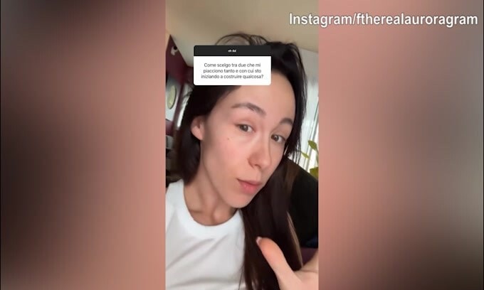Torna la "rubrichetta" di Aurora Ramazzotti: "Devi scegliere tra due e...?"