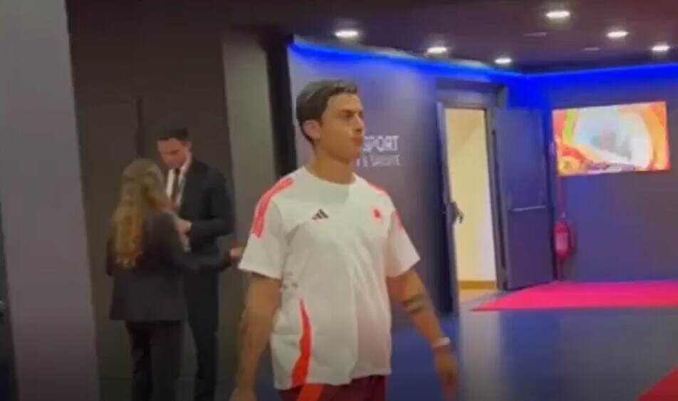 Roma, Dybala lascia l'Olimpico: la frase dopo l'infortunio