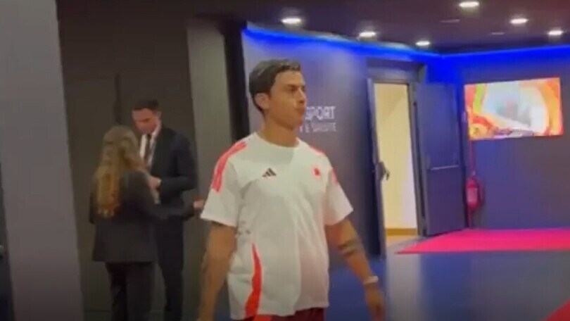 Roma, Dybala lascia l'Olimpico: la frase dopo l'infortunio