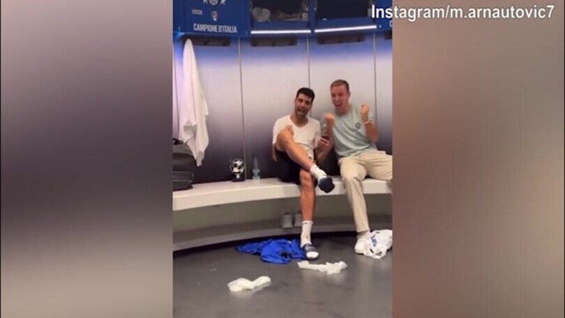 Arnautovic scherza con Taremi: "Sei felice? Mvp Mvp..."