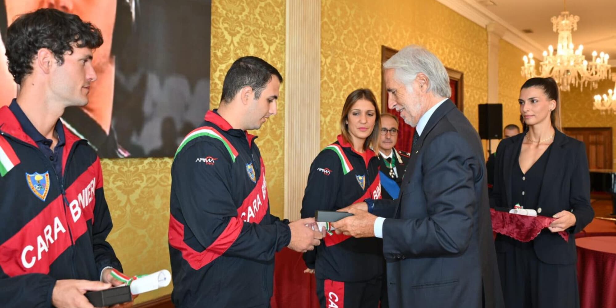 Centro Sportivo Carabinieri, che festa: Malagò premia gli atleti di Parigi 2024