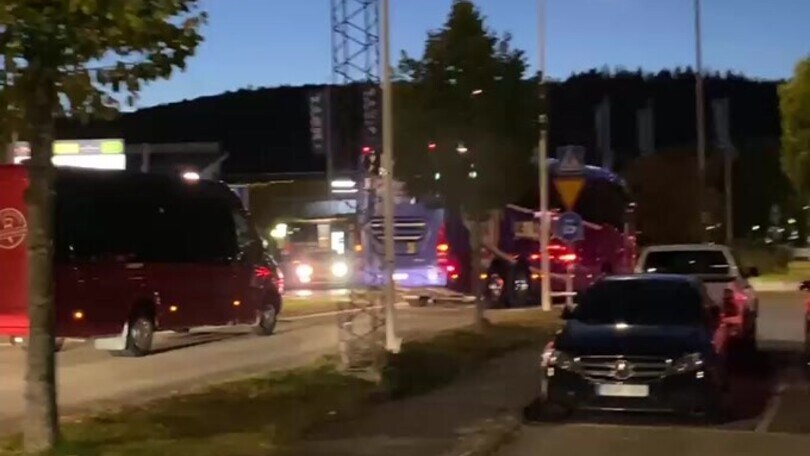 La Roma arriva alla Boras Arena con un pullman diverso