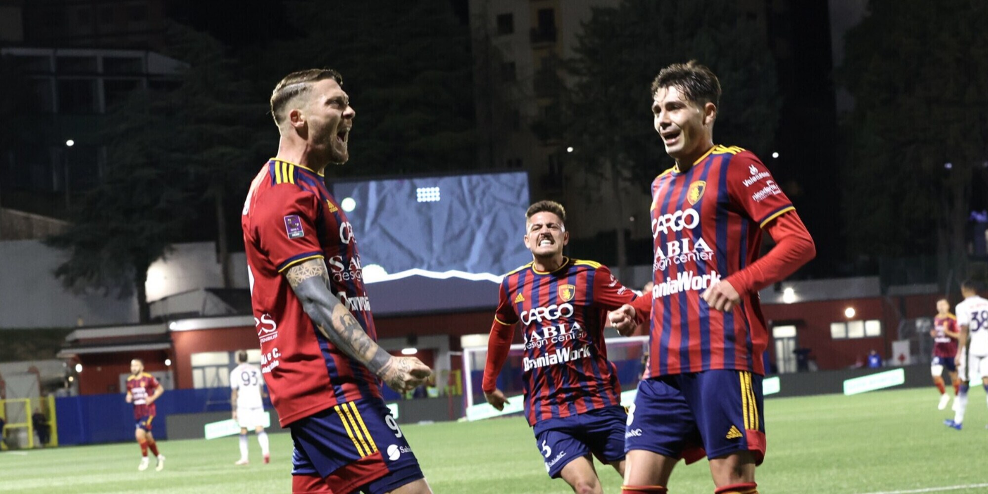 Pronostico Crotone-Avellino, match da brividi per Longo: ecco le quote