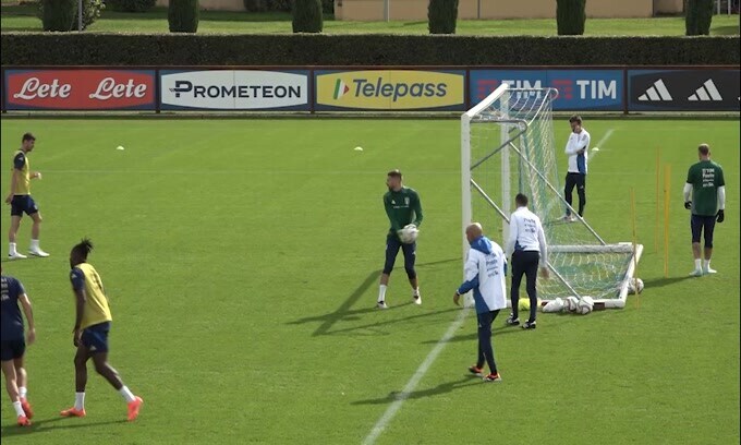 Spalletti che rischio, Retegui lo sfiora con una pallonata