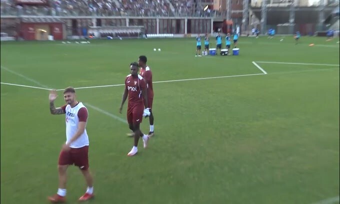 Torino, Zapata operato con successo a Lione