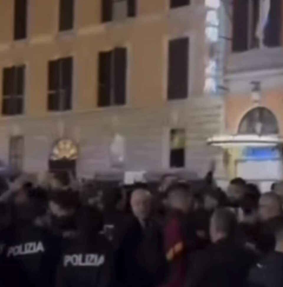 Roma, la contestazione a Termini dopo Firenze
