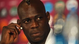 Genoa, Balotelli ha svolto le visite mediche. Premier League: il Man Utd esonera Ten Hag