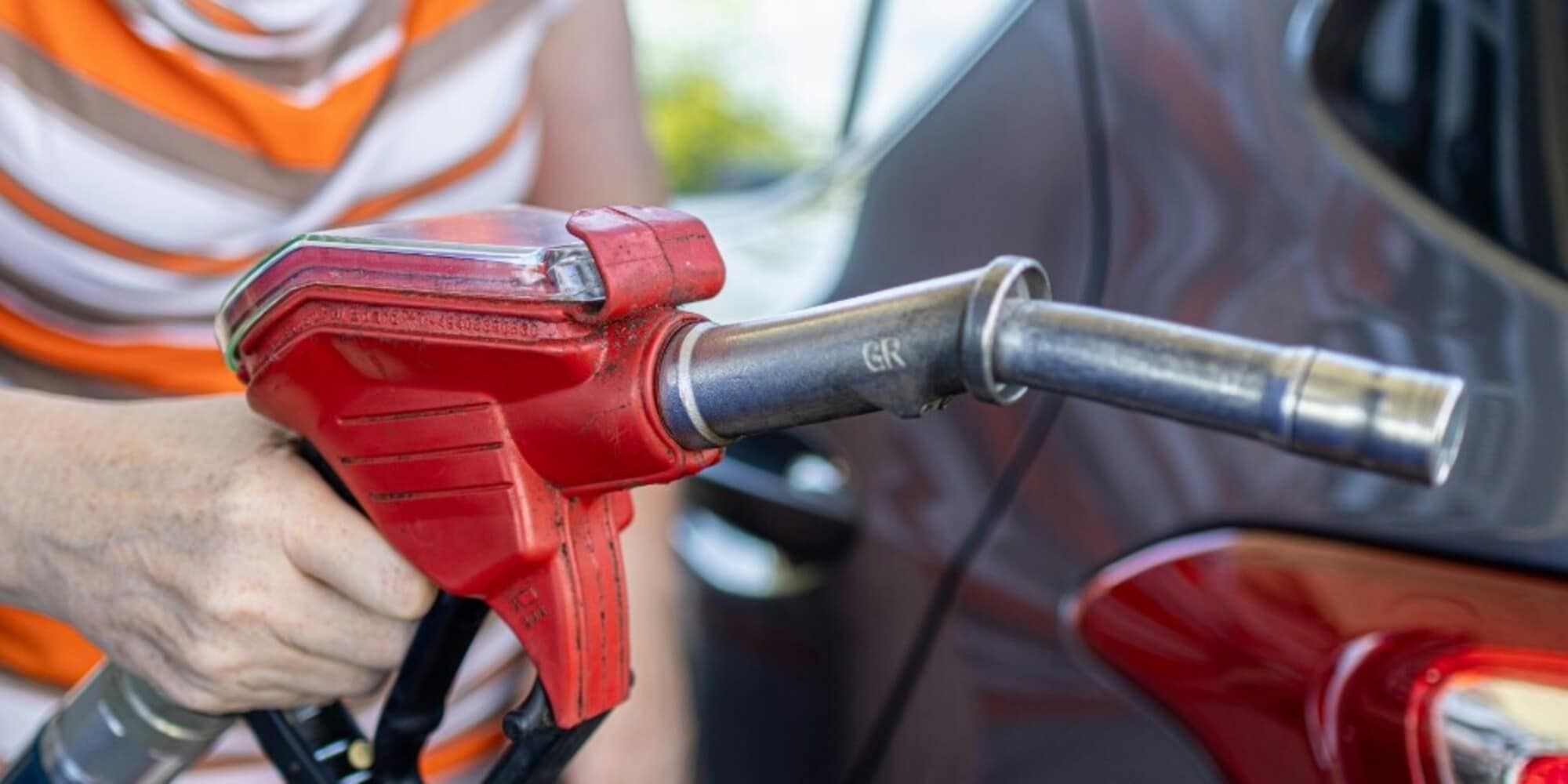 Benzina e diesel, leggero calo: i prezzi aggiornati