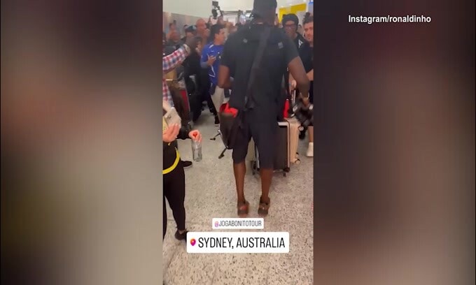 Ronaldinho, accoglienza da re in Australia