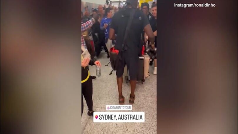 Ronaldinho, accoglienza da re in Australia