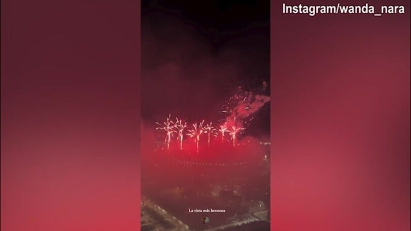 Che vista da casa di Wanda Nara: il River gioca, lei osserva lo spettacolo