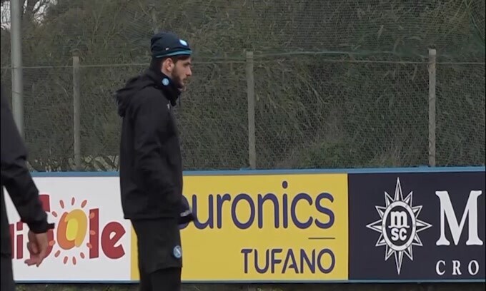 Napoli, Manna incontra gli agenti di Kvaratskhelia
