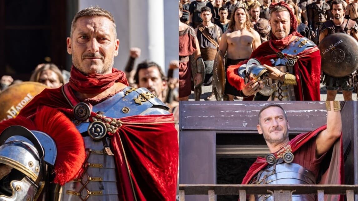 Totti in versione Gladiatore: le foto fanno impazzire i social