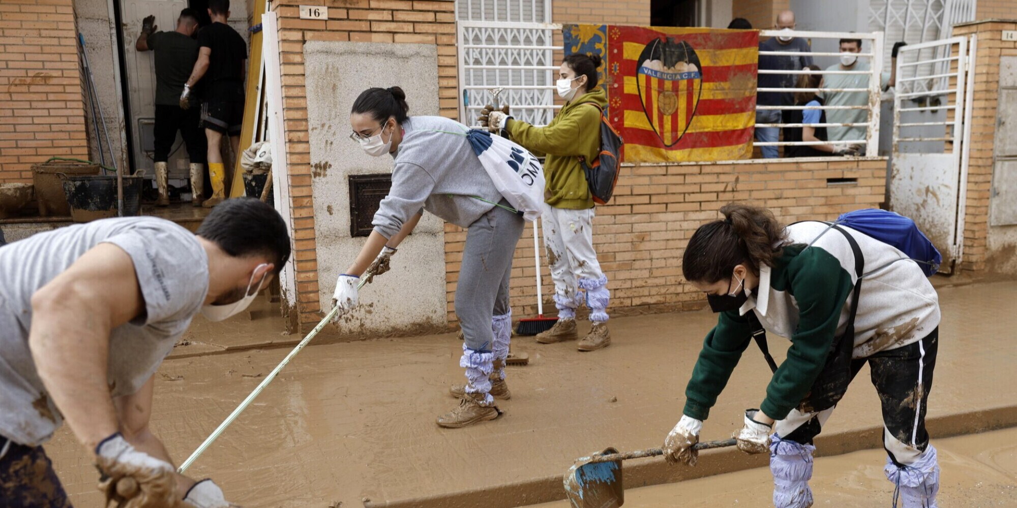 Alluvione Spagna, la Liga non ferma le partite: i club furiosi si ribellano