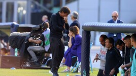 Napoli battuto dalla Dea nel lunch match. Premier League: nel pomeriggio c'è Manchester United-Chelsea