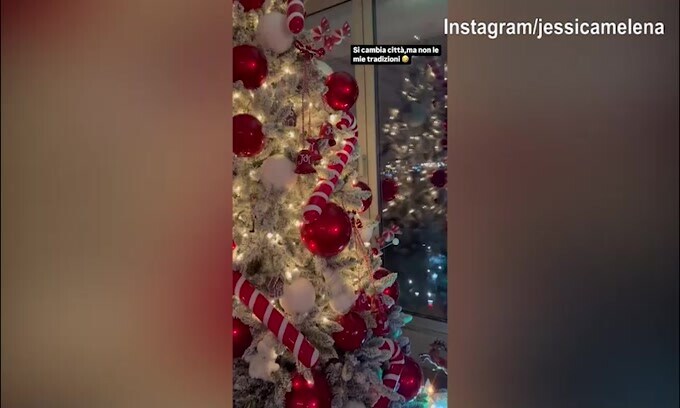 Cambia la città, ma non le tradizioni: in casa Immobile è già arrivato l'albero di Natale
