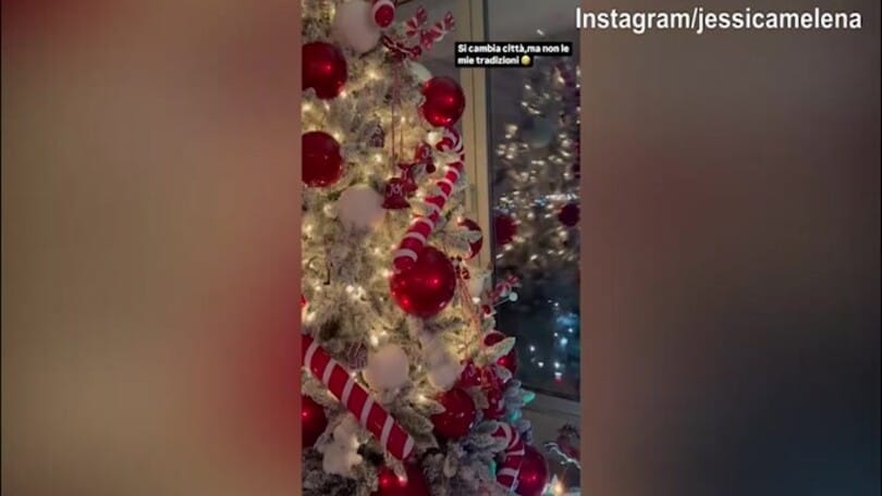 Cambia la città, ma non le tradizioni: in casa Immobile è già arrivato l'albero di Natale