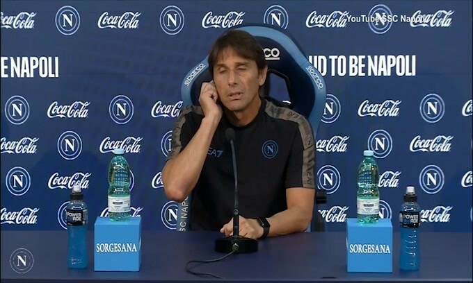 Conte alla giornalista: “La corsa su cosa?”
