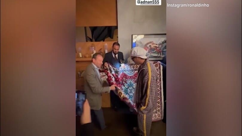 Ronaldinho, regalo a sorpresa in Azerbaijan
