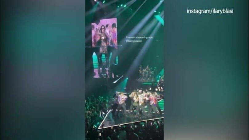 Ilary Blasi al concerto di Laura Pausini