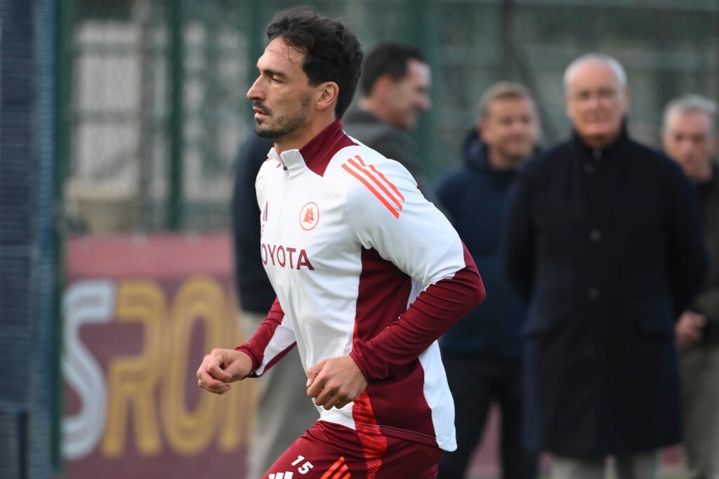 Roma, Hummels colpito dall'influenza. Juve, niente lesione per Vlahovic
