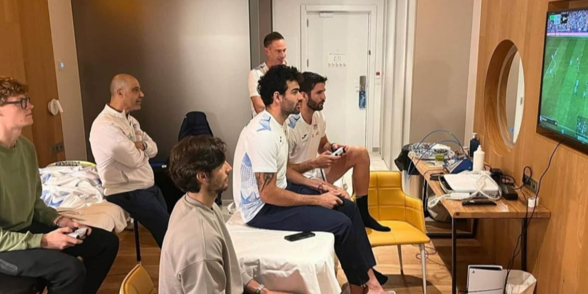 Retroscena Sinner e Berrettini: chi vince la super sfida a Fifa dopo la Coppa Davis