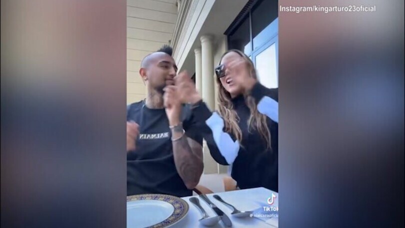 Vidal, il balletto  con la fidanzata diventa virale