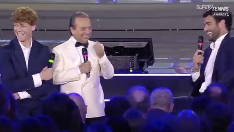 Berrettini a Sinner: "Ma che c... dici". Il siparietto ai SuperTennis Awards