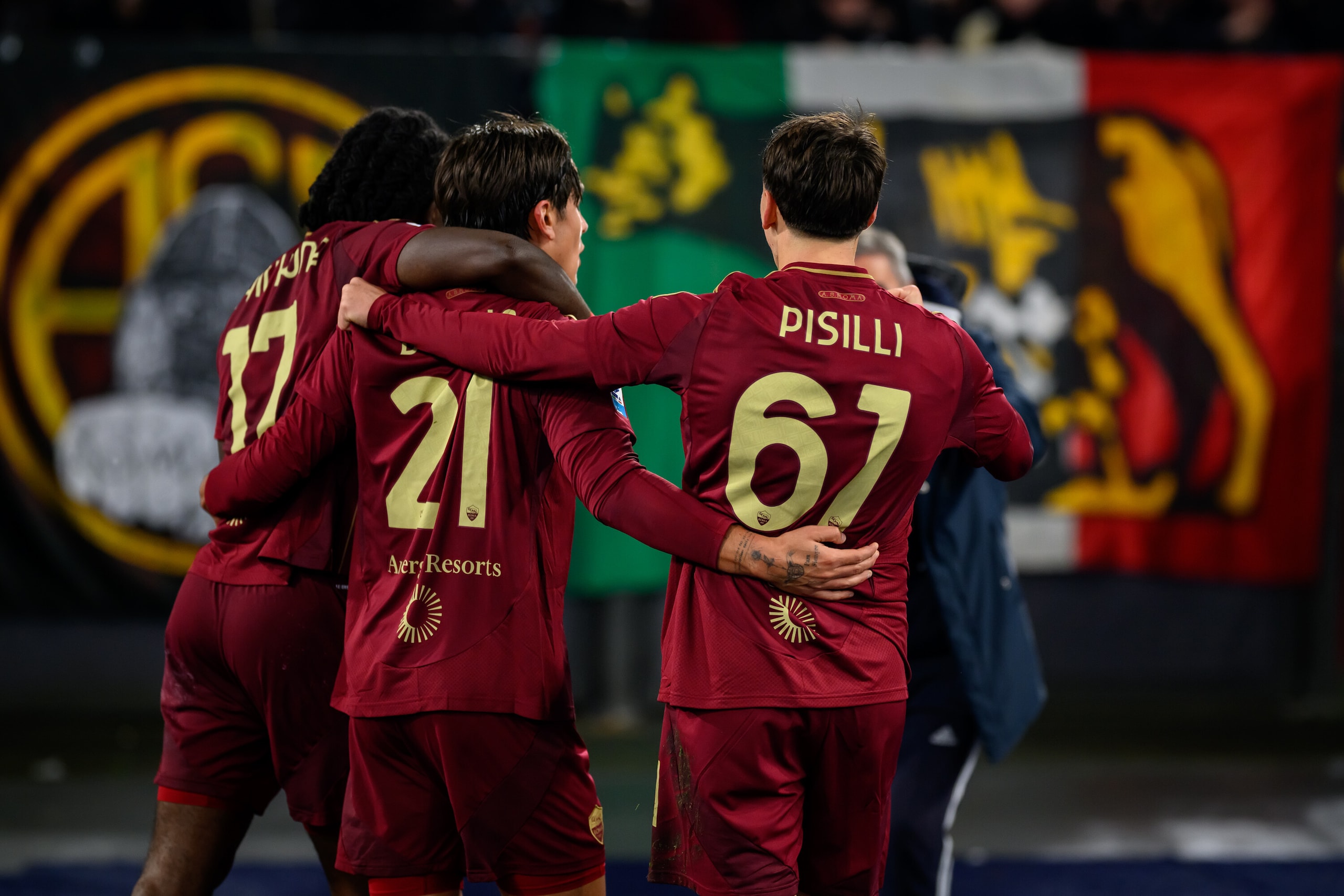 Roma, travolto il Lecce. Solo un pari per la Juve