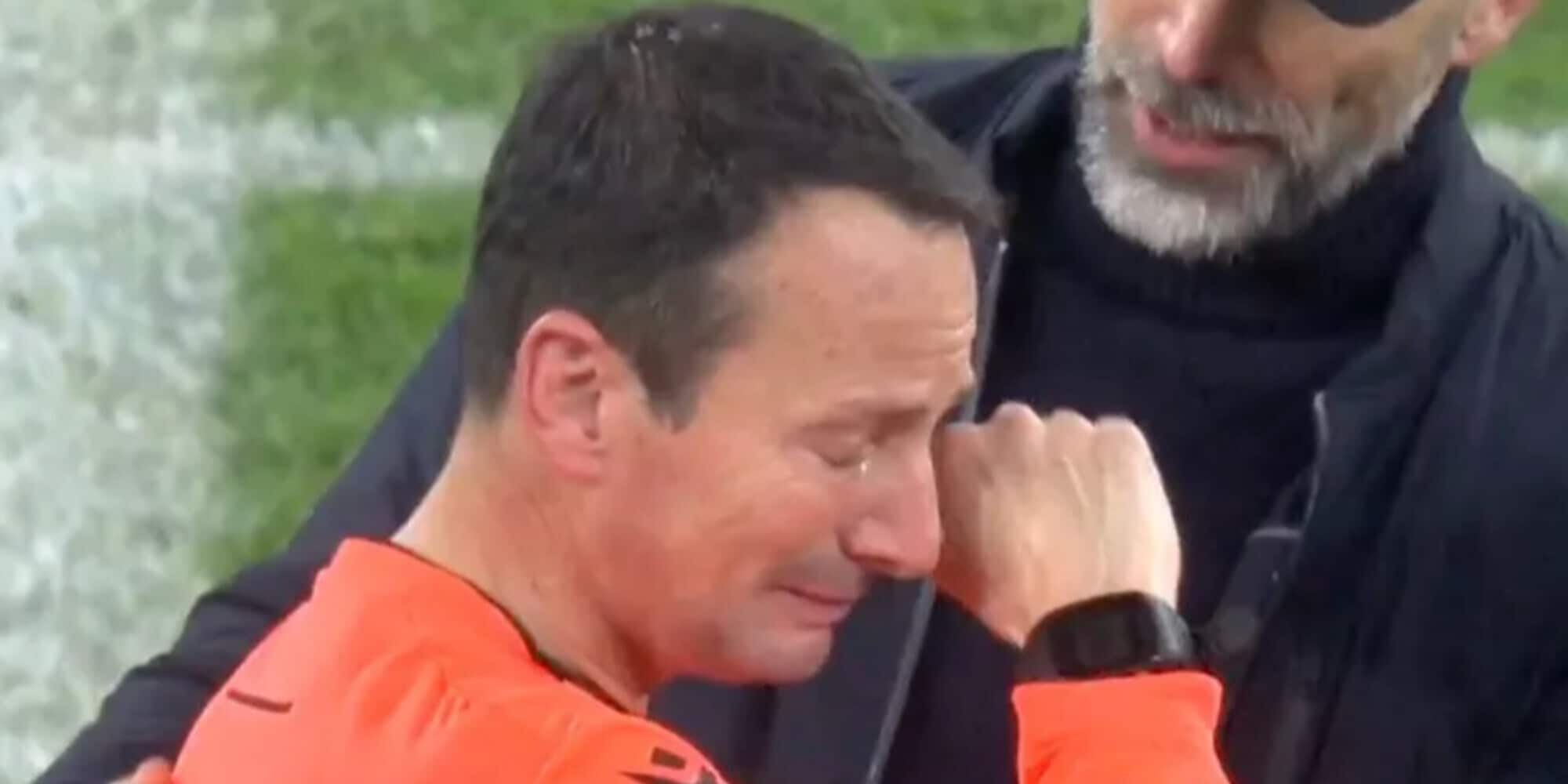 Lipsia-Aston Villa, il guardalinee italiano scoppia in lacrime: svelato il motivo