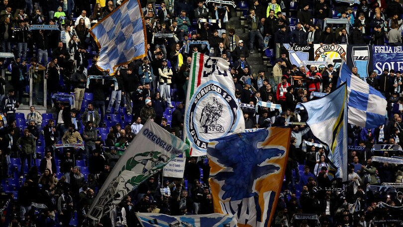 Lazio, l'appello ai tifosi ad Amsterdam. Le parole di Ranieri in conferenza stampa