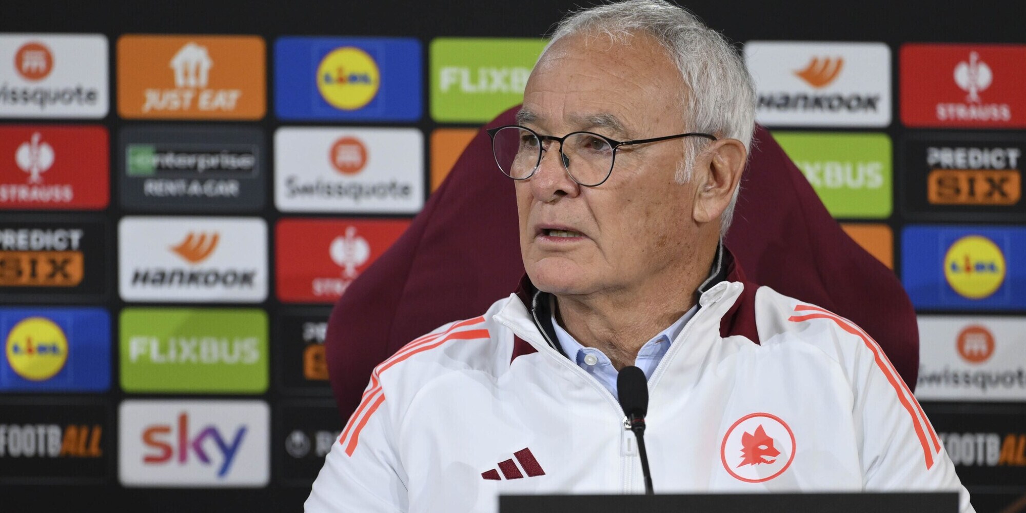 Ranieri e la battuta sul nuovo allenatore della Roma: "Chi arriva? Basta che…"