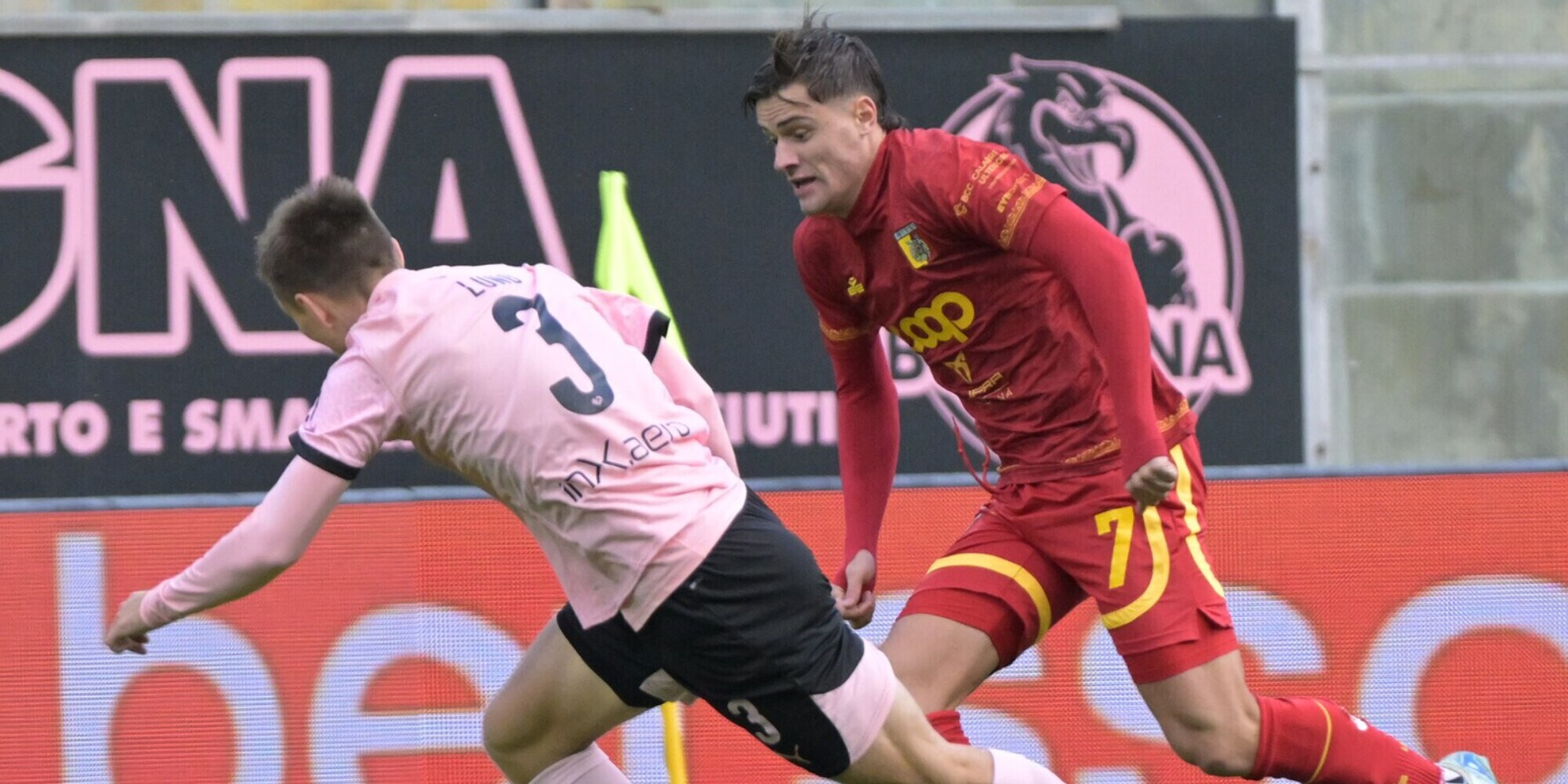 Serie B: Catanzaro, blitz a Palermo. Pareggiano Brescia e Cremonese
