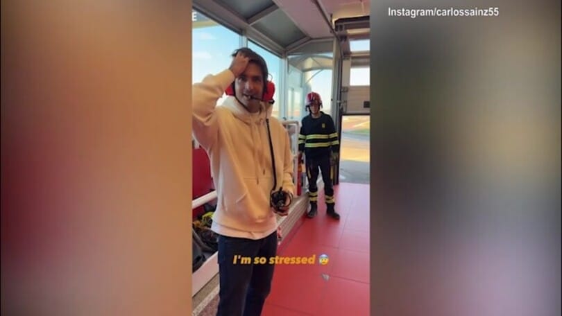 Sainz che emozione! Il papà guida la Ferrari
