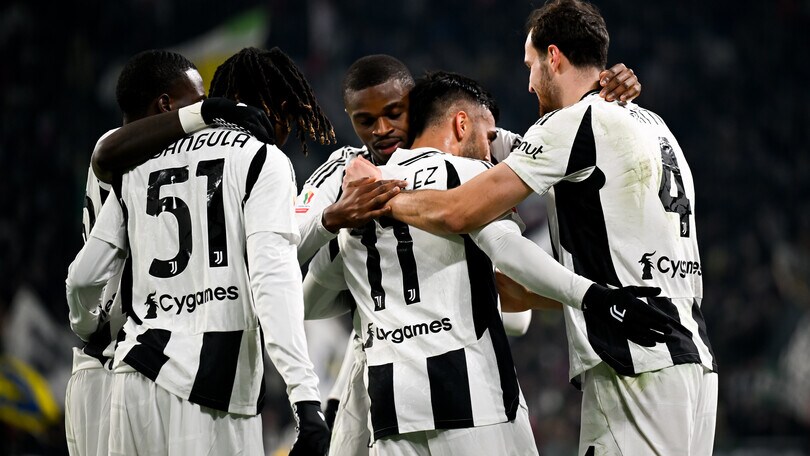 Juve, travolto il Cagliari. Roma: torna Balzaretti
