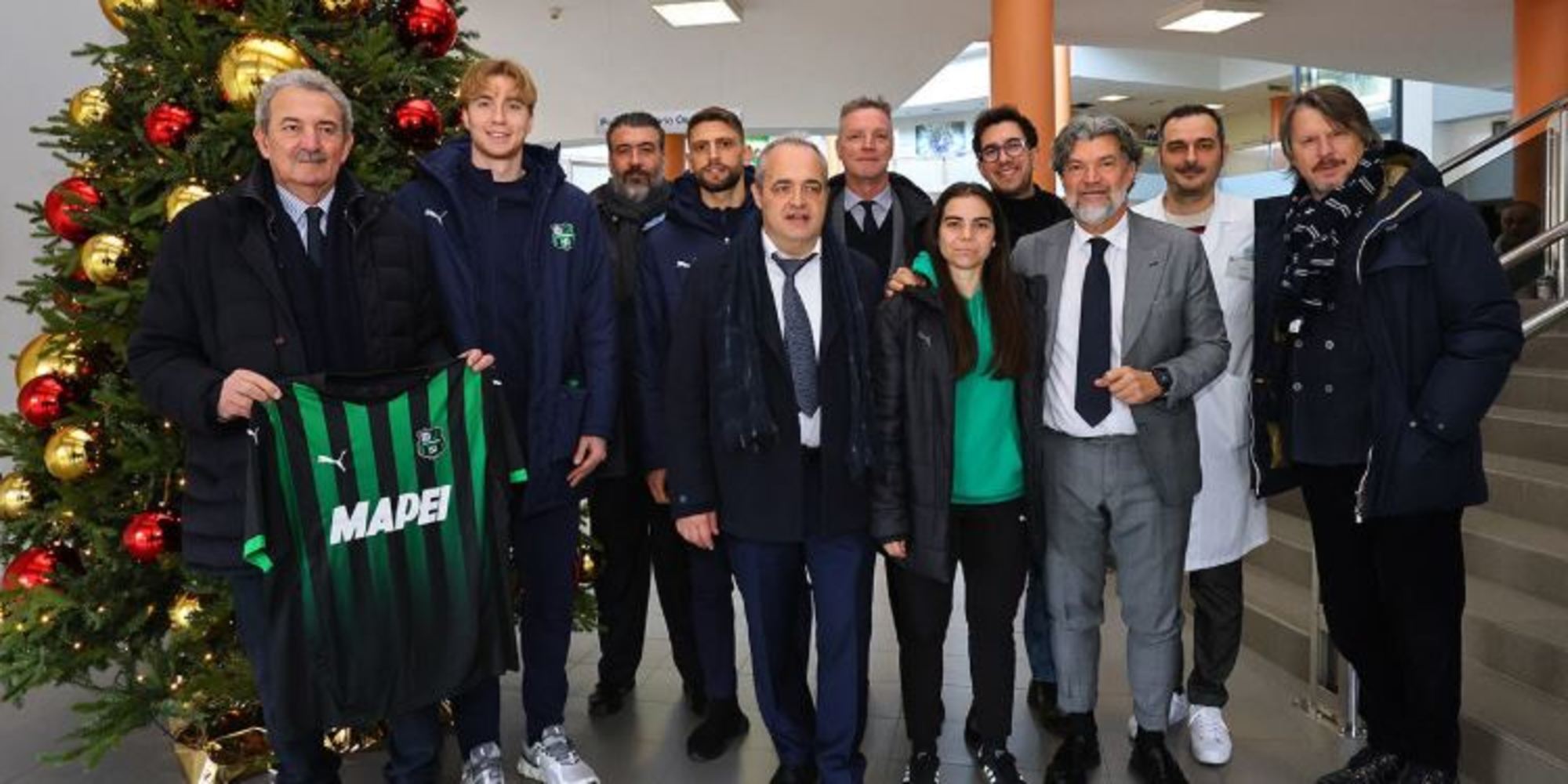 Il Sassuolo in visita al reparto pediatria dell'ospedale della città