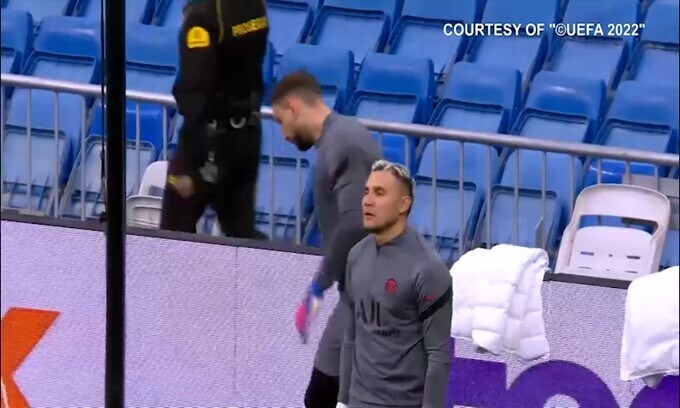 Donnarumma, trauma facciale con ferite multiple