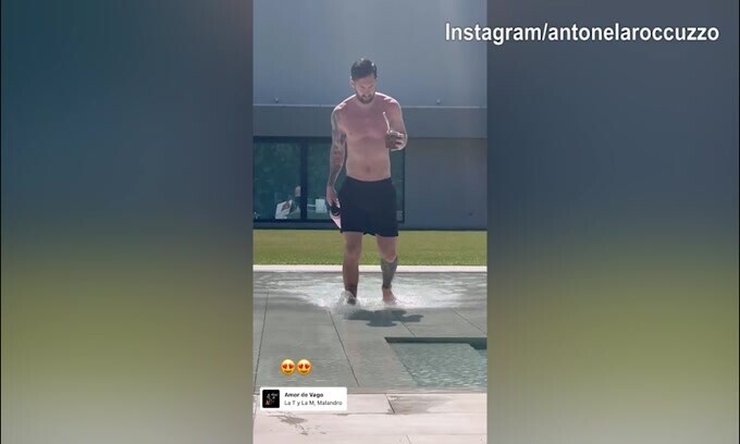 Leo Messi si rilassa con il Mate a bordo piscina