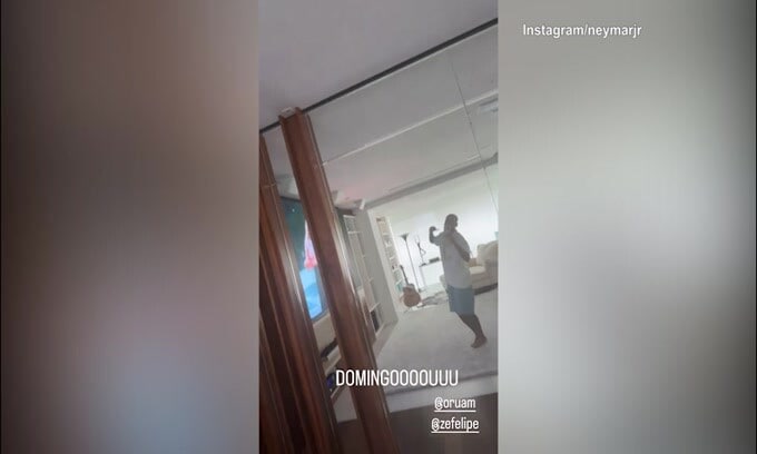 Neymar, il balletto allo specchio diventa virale